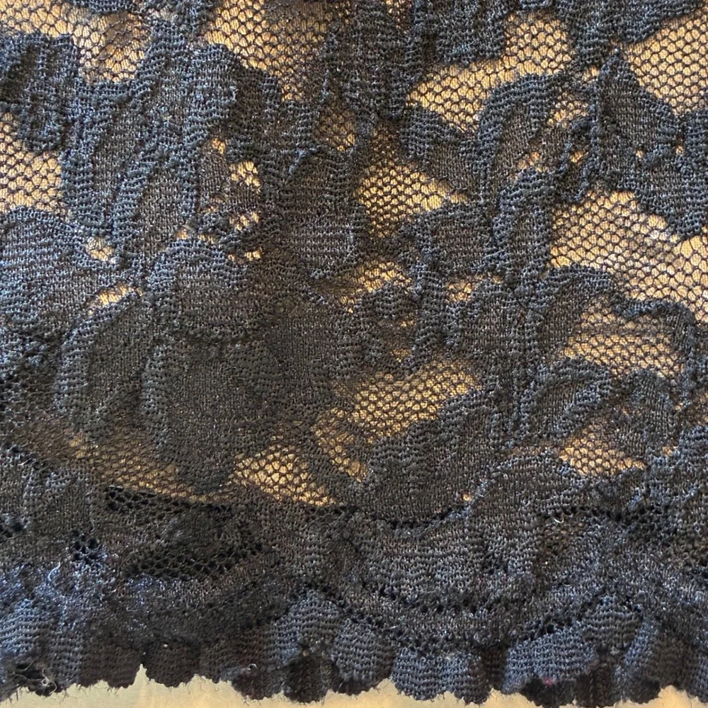 Banana Republic Black Lace Pencil Skirt Size 12 Lined Stretch Floral Scallop Hem